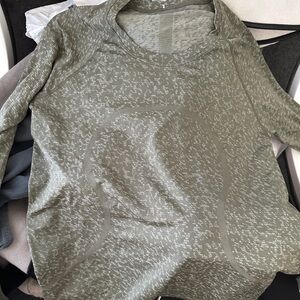 Lululemon long sleeve top